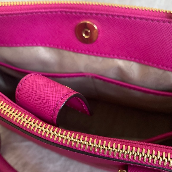 Michael Kors Satchel Fuschia - Picture 5 of 11